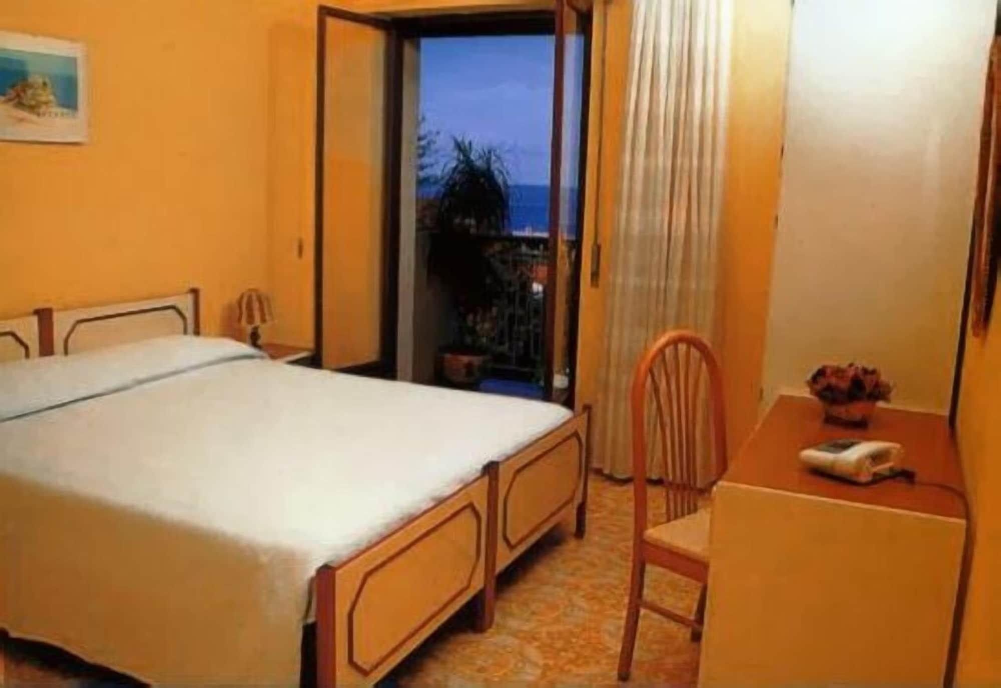 Hotel Virgilio Tropea Restaurante foto