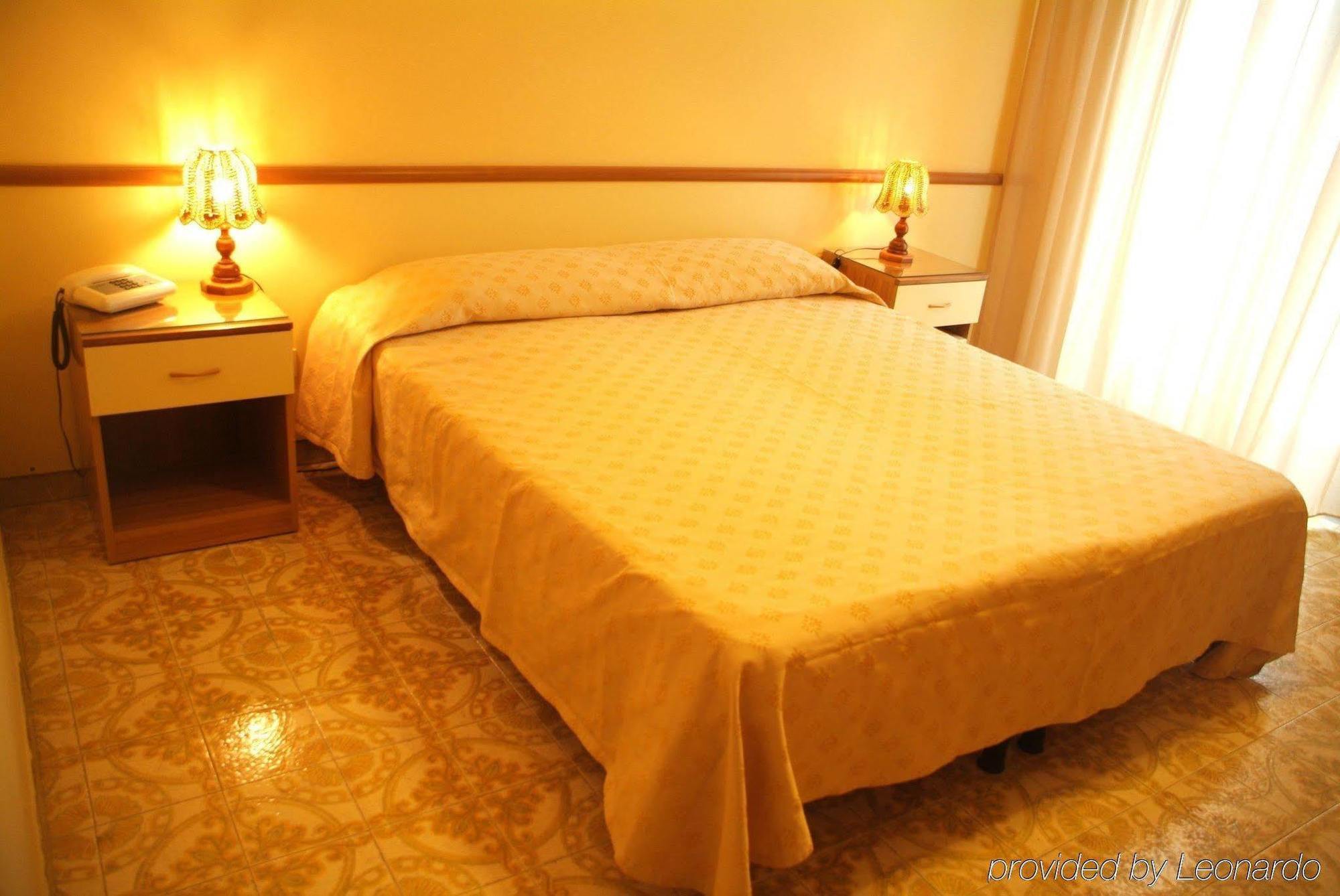Hotel Virgilio Tropea Habitación foto